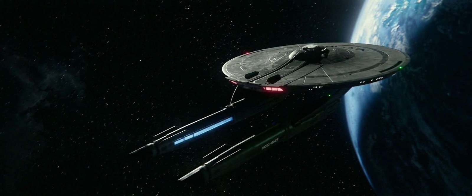 USS Proteus on approach to planetary orbit